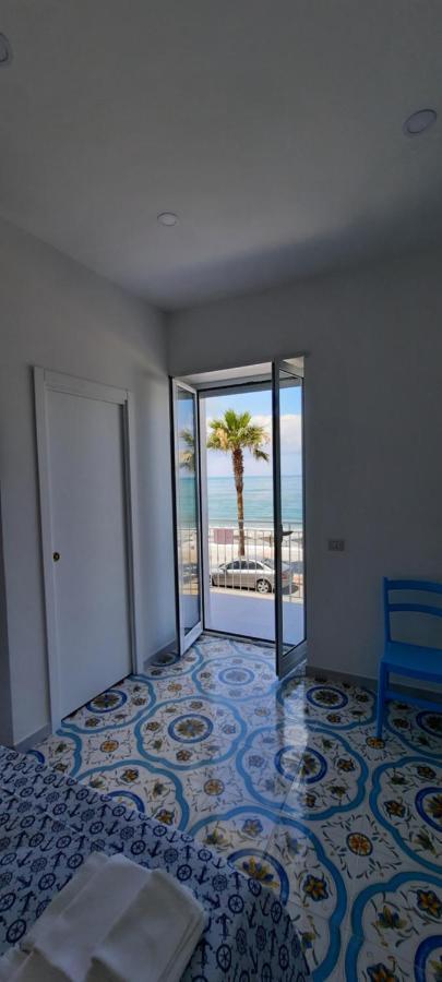 B & Beach Агрополи Экстерьер фото