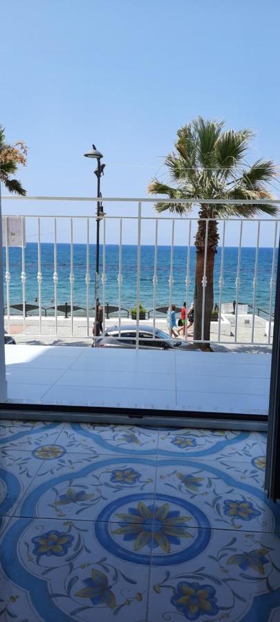 B & Beach Агрополи Экстерьер фото