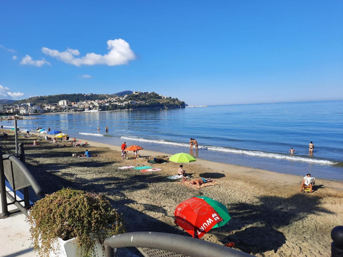 B & Beach Агрополи Экстерьер фото