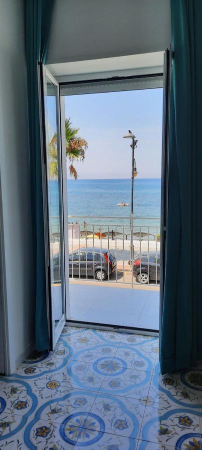 B & Beach Агрополи Экстерьер фото